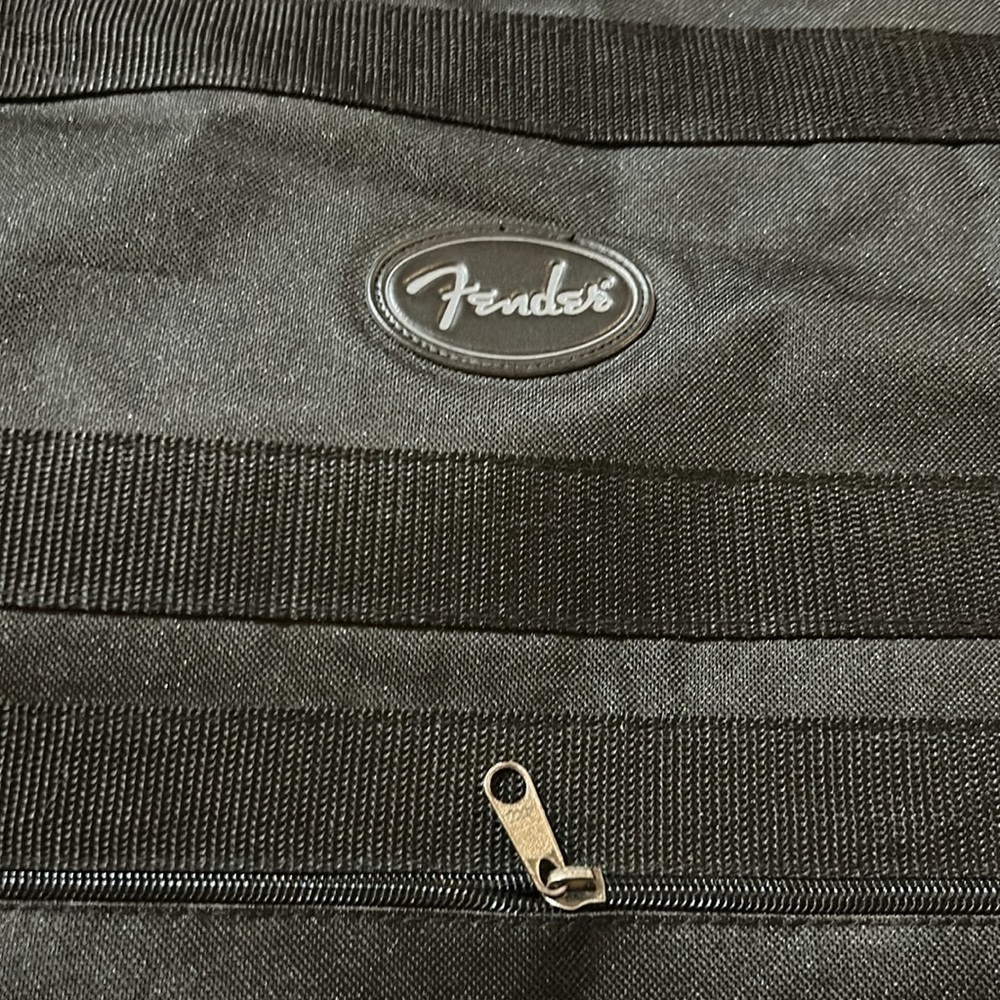 Fender Guitar Case Back Pack Style. - Picture 3 of 8